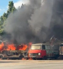 Tatlıcı aracı alevlere teslim oldu