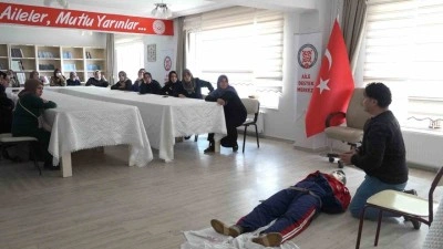 Tatvan’da kadınlara "ilk yardım" eğitimi verildi