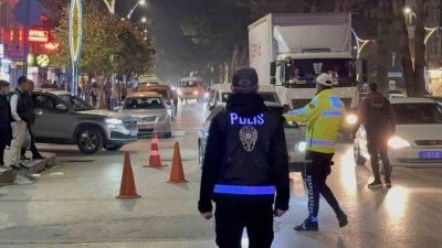 Tatvan&rsquo;da Şok Uygulama: 953 Kişi ve 292 Ara&ccedil; Denetlendi