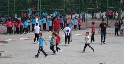 Tavşanlı’da çocuklar geleneksel oyunlarla coştu