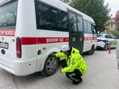 Tavşanlı’da Kış Lastiği Denetimleri Sıklaştırıldı: Trafik Güvenliği İçin Kritik Uyarılar