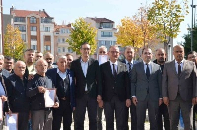 Tavşanlı K&uuml;&ccedil;&uuml;k Sanayi Sitesi&rsquo;nde tapu sevinci