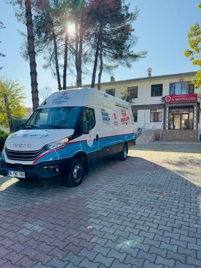 TDV Diyarbakır Şubesi'nden Hayır Hizmetlerine Mobil Destek: G&ouml;n&uuml;llere Dokunan İkram Aracı