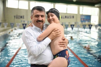 Tek koluyla şampiyonluğa kulaç atıyor