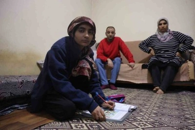 Tek odalı evde hayat mücadelesi veriyor