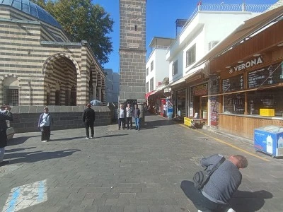 Teknolojinin Etkisiyle Anı Yaşamak Yerini “Anı Çekmeye” Bıraktı