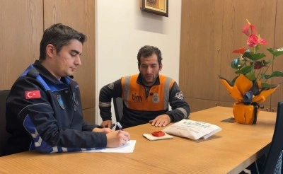 Temizlik personelinden örnek davranış