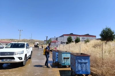 Temizlik ve ilaçlama çalışmaları sürüyor