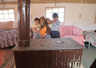 Heryer yanıyor onlar üşüyor