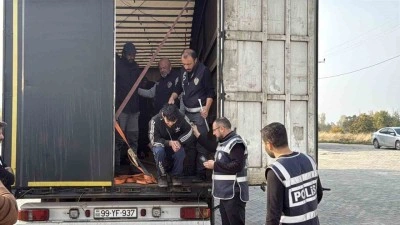 Tır dorsesine gizlenen 11 ka&ccedil;ak g&ouml;&ccedil;men yakalandı