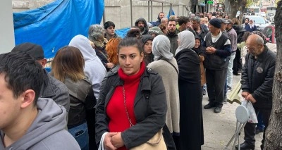 TOKİ başvurusu yapmak isteyen vatandaşlar y&uuml;zlerce metre kuyruk oluşturdu