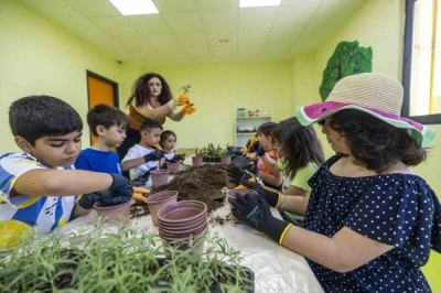 Çocuklar bilimi eğlenceyle öğreniyor