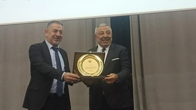 Trabzon’da “Yılın Başarılı Gazetecisi” Ödülü İhsan Yılmaz’a Verildi