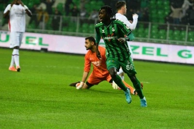 Trendyol 1. Lig: Sakaryaspor: 1 - Fatih Karagümrük: 3