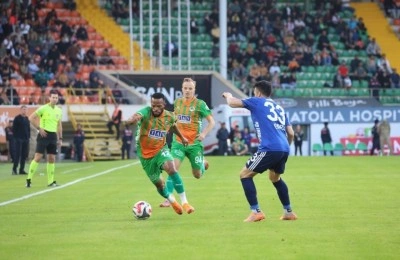 Trendyol S&uuml;per Lig: Alanyaspor: 1 - Kasımpaşa: 0 (İlk yarı)