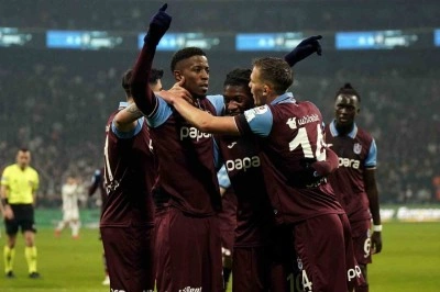 Trendyol Süper Lig: Beşiktaş: 0 - Trabzonspor: 1 (İlk yarı)