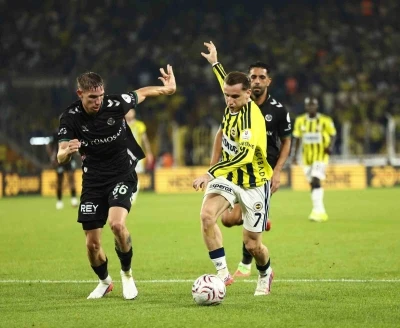 Trendyol S&uuml;per Lig: Fenerbah&ccedil;e: 3 - Konyaspor: 1 (İlk yarı)
