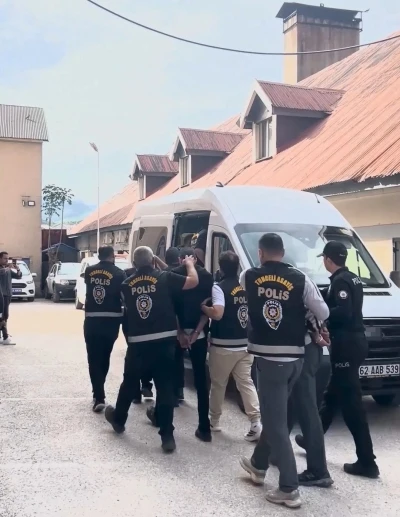 100 milyonluk vurgun yapan şebeke &ccedil;&ouml;kertildi