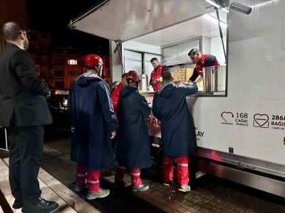 Türk Kızılay deprem sonrası harekete geçti