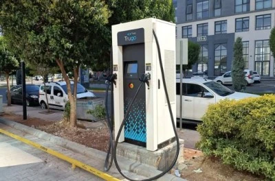 Türkiye’de elektrikli araç şarj istasyonu sayısı 11 bini aştı