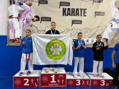 T&uuml;rkiye Yıldızlar Ligi&rsquo;nde Manisa BBSK&rsquo;dan 53 madalya