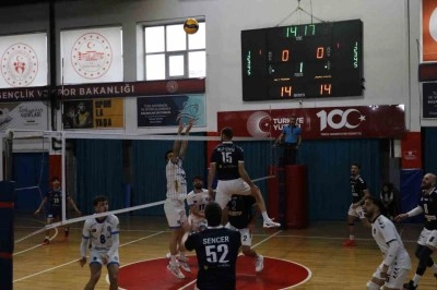 TVF Erkekler 1. Ligi: D&uuml;zce Belediyesi Spor Akademisi: 2 - Arkas Spor Kul&uuml;b&uuml;: 3