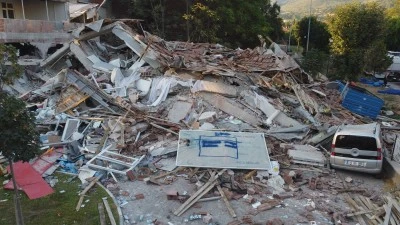 Ülke Deprem Gerçeğini Bir Kez Daha Hatırladı