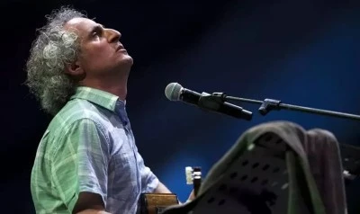 Ülkesi savaşta kendisi Diyarbakır'da konser verecek!