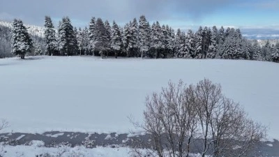 Uludağ&rsquo;da kar kalınlığı 6 santimetreye geriledi