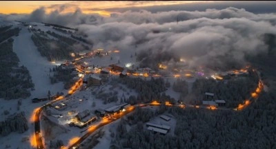 Uludağ’da yoğun kar sevindirdi...Dron ile sis bulutları arasında muhteşem görüntüler
