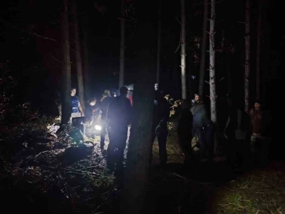 25 kişilik grup ile 12 kilometrelik gece yürüyüşü