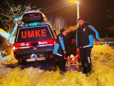 UMKE ekibi zorlu şartlarda 81 yaşındaki hastaya ulaştı