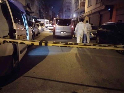 &Uuml;mraniye&rsquo;de cinnet ge&ccedil;iren adam, oğlu ve kardeşini &ouml;ld&uuml;rd&uuml;