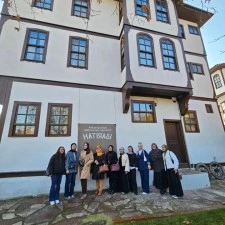 &Uuml;niversiteli gen&ccedil;ler Sinop&rsquo;un k&uuml;lt&uuml;rel değerlerini yerinde keşfetti