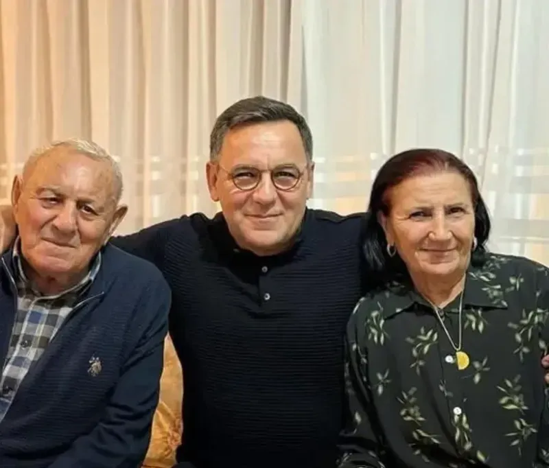 Ünlü köşe yazarının babası vefat etti! Sevenleri yasa boğuldu