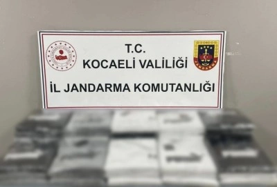 Ünlü markalara ait sahte bin 500 giyim malzemesi ele geçirildi