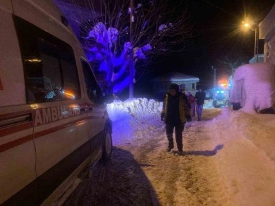 Ünye’de belediye ekipleri, ambulansın hasta kadına ulaşması için seferber oldu