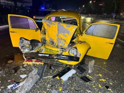 Otomobil ile otobüs çarpıştı: 1’i ağır 3 yaralı