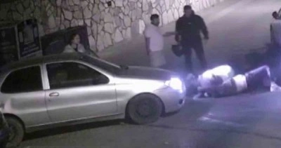 &Uuml;sk&uuml;dar&rsquo;da yol verme tartışması yumruklu kavgaya d&ouml;n&uuml;şt&uuml;