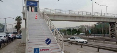 Üst geçitler bakım ve onarımdan geçiriliyor