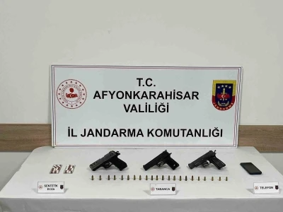 Uyuşturu ve ruhsatsız tabancalarla yakalanan şahıs tutuklandı