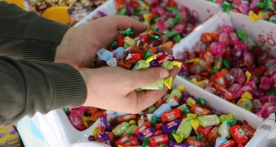 Uzmanı uyardı: "Dişlerinizin çürümesini istemiyorsanız şekerden sonra peynir yiyin"