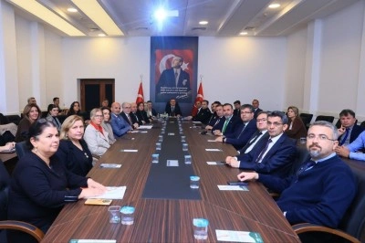 Vali Akbıyık&rsquo;tan bağımlılıkla m&uuml;cadele vurgusu