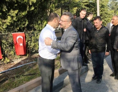 Vali Aksoy, Tolga Yılmaz’ın vefat eden babası Tayyar Yılmaz’ın cenazesine katıldı