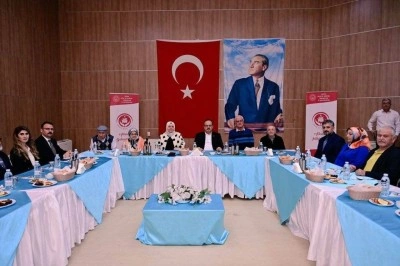 Vali Canbolat huzurevi sakinleri ile iftarda buluştu