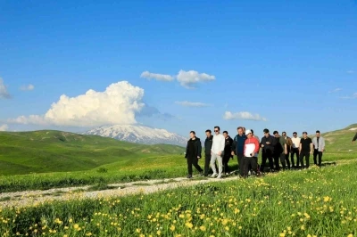 Vali Karakaya, S&uuml;tey Yaylası&rsquo;nda doğa y&uuml;r&uuml;y&uuml;ş&uuml; yaptı