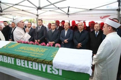 Vali Meftun Dallı&rsquo;nın annesi toprağa verildi