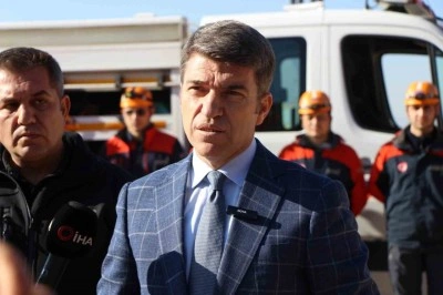 Vali Önder Bakan: "Milletimiz asrın felaketini karşı asrın birlikteliğini sergiledi"