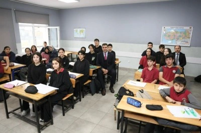 Vali Sel&ccedil;uk Aslan, &ouml;ğrencilerle bir araya geldi