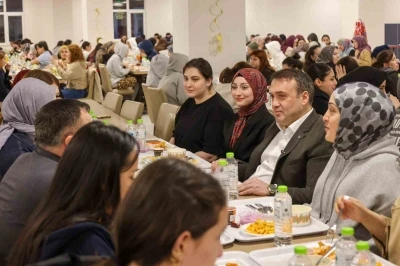 Vali S&ouml;zer, &ouml;ğrencilerle bir araya gelerek hedeflerini dinledi